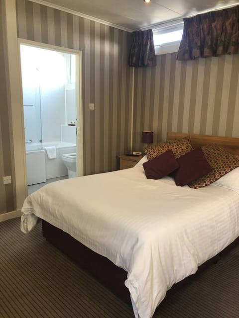 Classic Double Room | Free WiFi, bed sheets