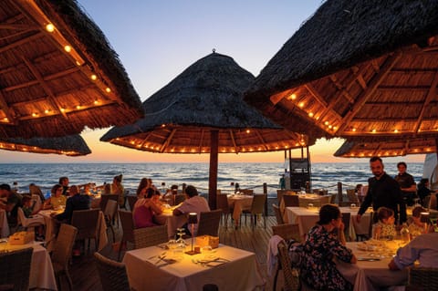 3 restaurants, breakfast, lunch, dinner served; Regional cuisine