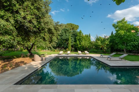 Outdoor pool, sun loungers