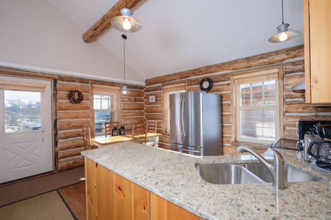 Enjoy the beautiful sunlight with your morning coffee | Kitchen