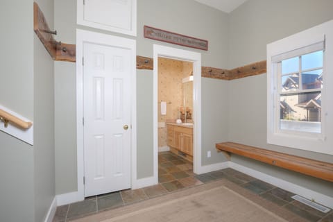 Entryway | Lower Level