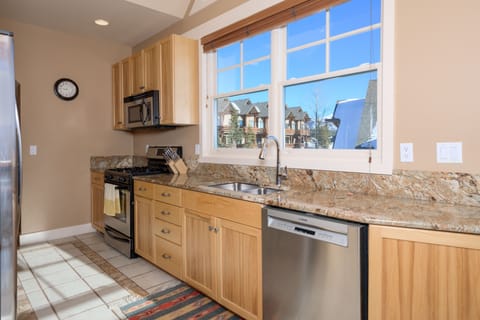 The views from the kitchen are beautiful | Main Level