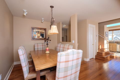 Have a delicious family dinner | Main Level