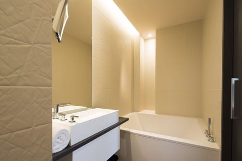 Suite | Bathroom | Shower, designer toiletries, hair dryer, bathrobes