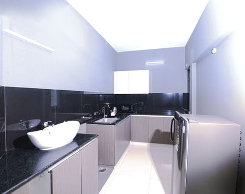 Standard Room | Private kitchen | Fridge, microwave, electric kettle, cookware/dishes/utensils