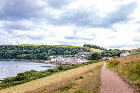 Twin villages of Cawsand and Kingsand from walk to Mount Edgcumbe