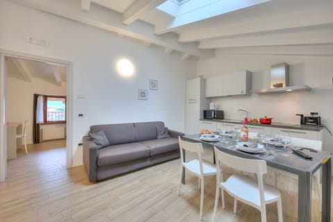 Family Apartment, 2 Bedrooms (Arco Rocks 3) | Dining