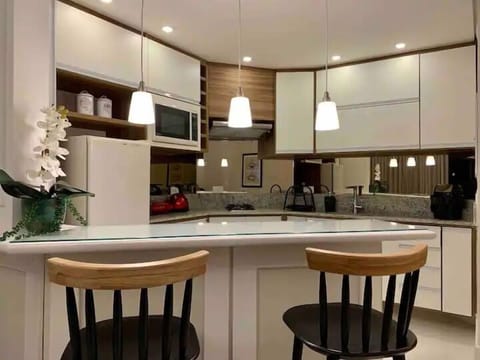 Design Double Room | Private kitchen | Fridge, stovetop, toaster, cookware/dishes/utensils