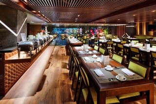 Daily buffet breakfast (VND 300000 per person)