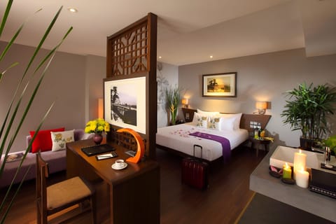 Executive Room, City View | In-room safe, blackout drapes, free WiFi, bed sheets