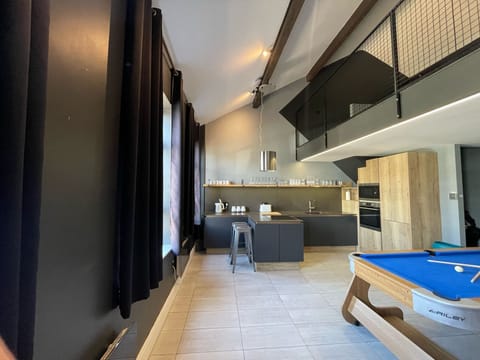 Luxury Penthouse, Private Bathroom | Shared kitchen | Dining tables