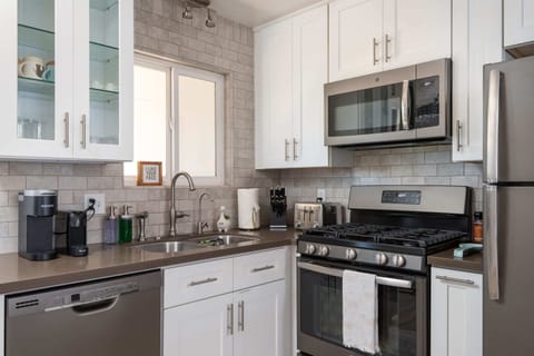 Stop by local favorites like Just Peachy, the Leucadia Farmers Market (Sun 10-2), or Lazy Acres to stock the fridge.