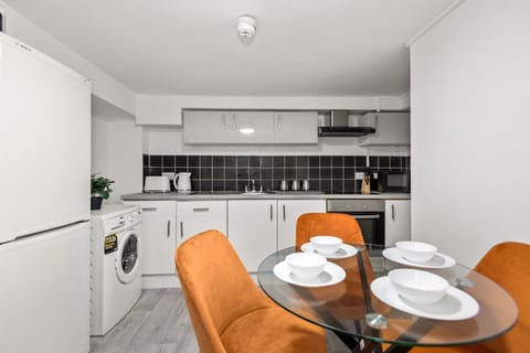 Apartment, Garden View | Shared kitchen