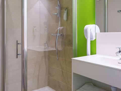 Standard Room, 2 Twin Beds | Bathroom | Eco-friendly toiletries, hair dryer, towels