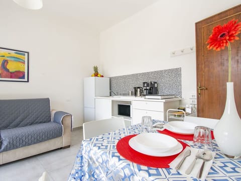 Picture Frame, Furniture, Property, White, Orange, Decoration, Interior Design, Floor, Flooring, Comfort