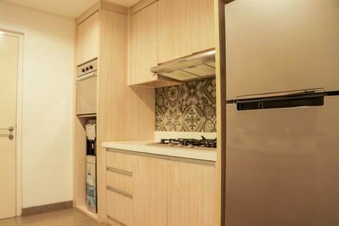 Apartment, 3 Bedrooms | Private kitchen | Fridge, stovetop, cookware/dishes/utensils