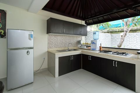 Deluxe Two Bedrooms Villa | Private kitchen | Full-size fridge, microwave, stovetop, electric kettle