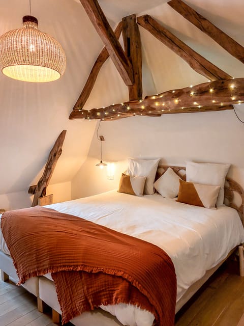 Superior Double Room, Ensuite, Pool View