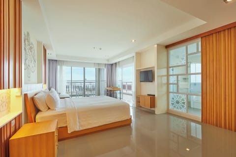 North Wing Suite | Premium bedding, minibar, in-room safe, desk