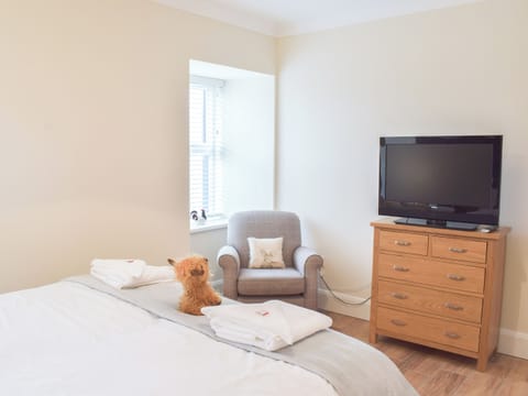 Double bedroom | Dairy Cottage - Maybole Cottages, Maybole