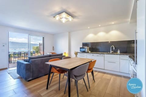 Salle à manger - salon - cuisine