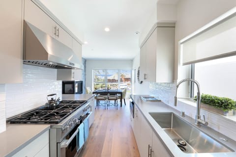 Fully stocked kitchen will all-new appliances, Nespresso