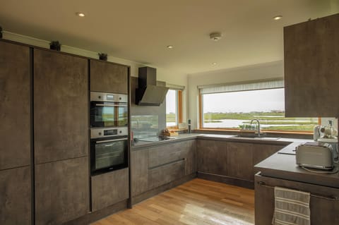 Fridge, dishwasher, cookware/dishes/utensils