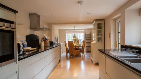 Kitchen, Stow House, Bolthole Retreats