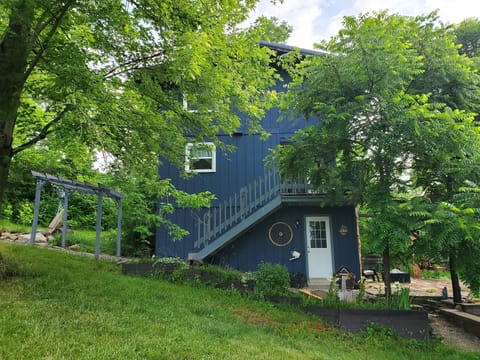 The upper two floors are this listing.