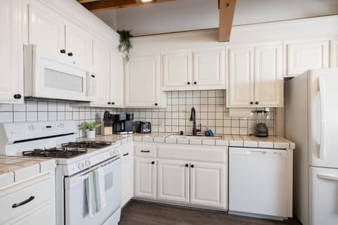 Stocked kitchen - if its not there, ask!