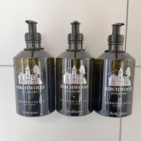 Superior Double or Twin Room | Bathroom | Eco-friendly toiletries, hair dryer, towels, soap