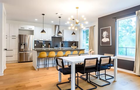 Dining Table For 6 People With An Open Kitchen Concept