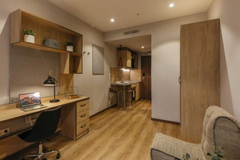 Premium Studio | Down comforters, desk, laptop workspace, free WiFi