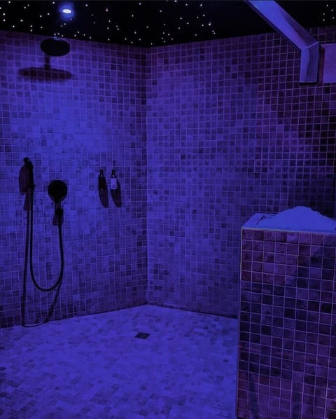 Sauna, hot tub, body treatments, 1 treatment room, massages