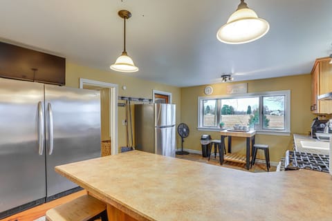 Kitchen | Air Fryer | Toaster Oven | 1st Floor