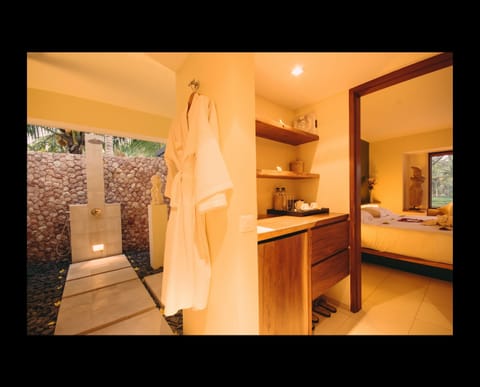 Superior Room (LEGONG) | Bathroom | Shower, rainfall showerhead, hair dryer, bathrobes