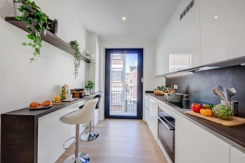 Complete kitchen with dishwasher, oven, washing machine