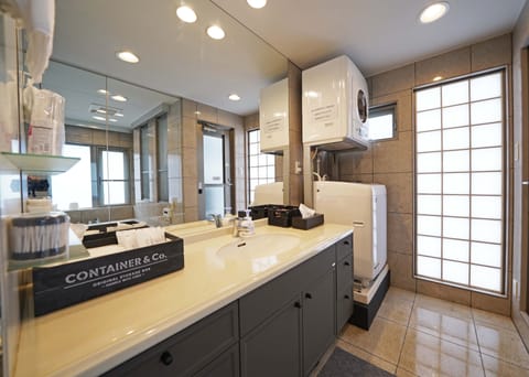 Luxury Condo | Bathroom | Separate tub and shower, deep soaking tub, hydromassage showerhead