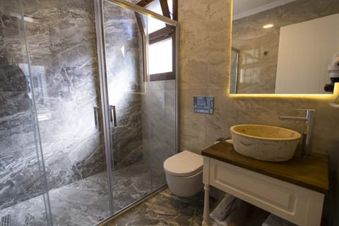 Superior Room | Bathroom