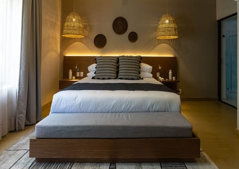 Exclusive Room | Egyptian cotton sheets, premium bedding, pillowtop beds, in-room safe