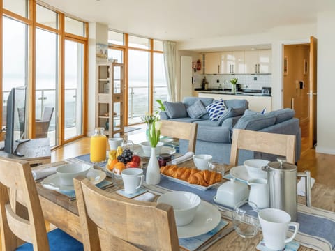 Stunning open-plan living space | Apartment 22 - Horizon View, Westward Ho!