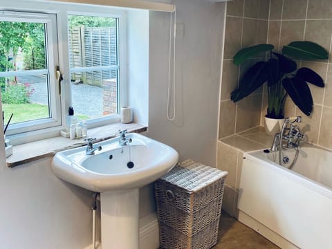 Bathroom | The Parlour, Earl&rsquo;s Croome, near Great Malvern