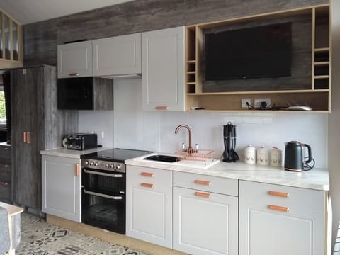 Kitchen | Lake Vyrnwy Luxury Glamping Pod - Lake Vyrnwy Luxury Glamping Pods, Llanwddyn, near Oswestry