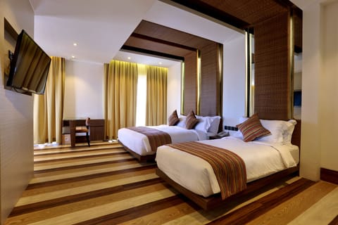 Family Suite | Premium bedding, Select Comfort beds, in-room safe, desk