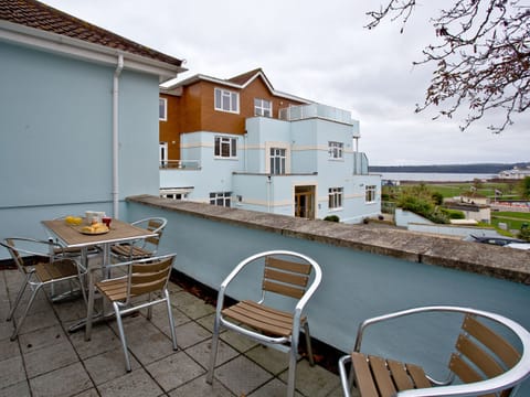 Terrace | The Cottage - Goodrington Lodge, Paignton