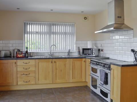 Well equipped kitchen | 7 Military Drive - Military Drive, Portpatrick, near Stranraer