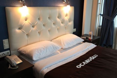Standard Room | Premium bedding, minibar, desk, free WiFi