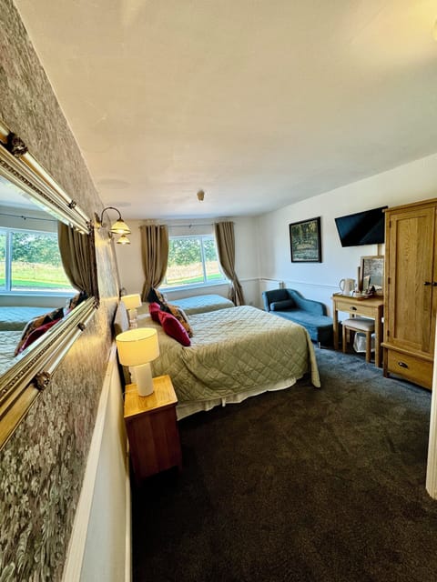 Deluxe Double Room | Individually decorated, individually furnished, laptop workspace