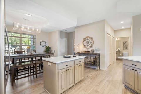 Condo, Multiple Beds, Patio (Majestic View Getaway) | Interior