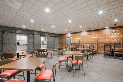 Free daily breakfast